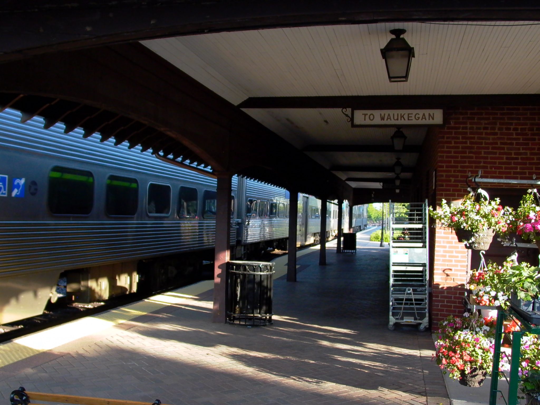 Lake Forest Metra Station - Image 2